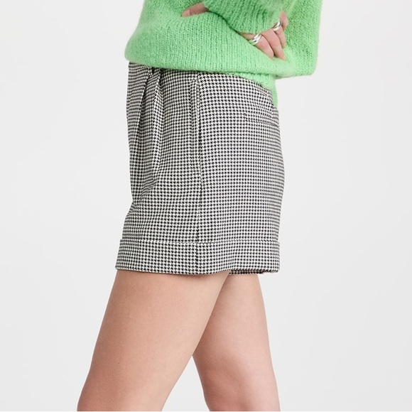 Alice + Olivia Conry Angled Tapered Cuff Shorts. Sz 6 - Picture 3 of 5